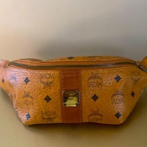Vintage MCM visetos bag